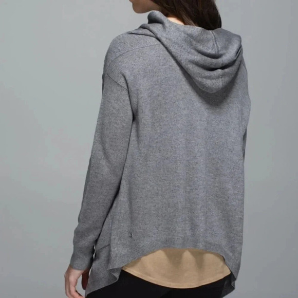 Lululemon Cabin Yogi Wrap Heathered Medium Grey Pocket‎ Thumbhole Size 4 - Picture 2 of 13